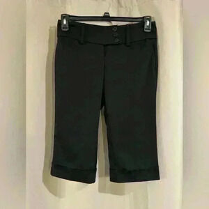 Junior’s Joe Basset Dress Capris